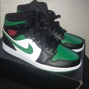 Jordan 1s size 10
